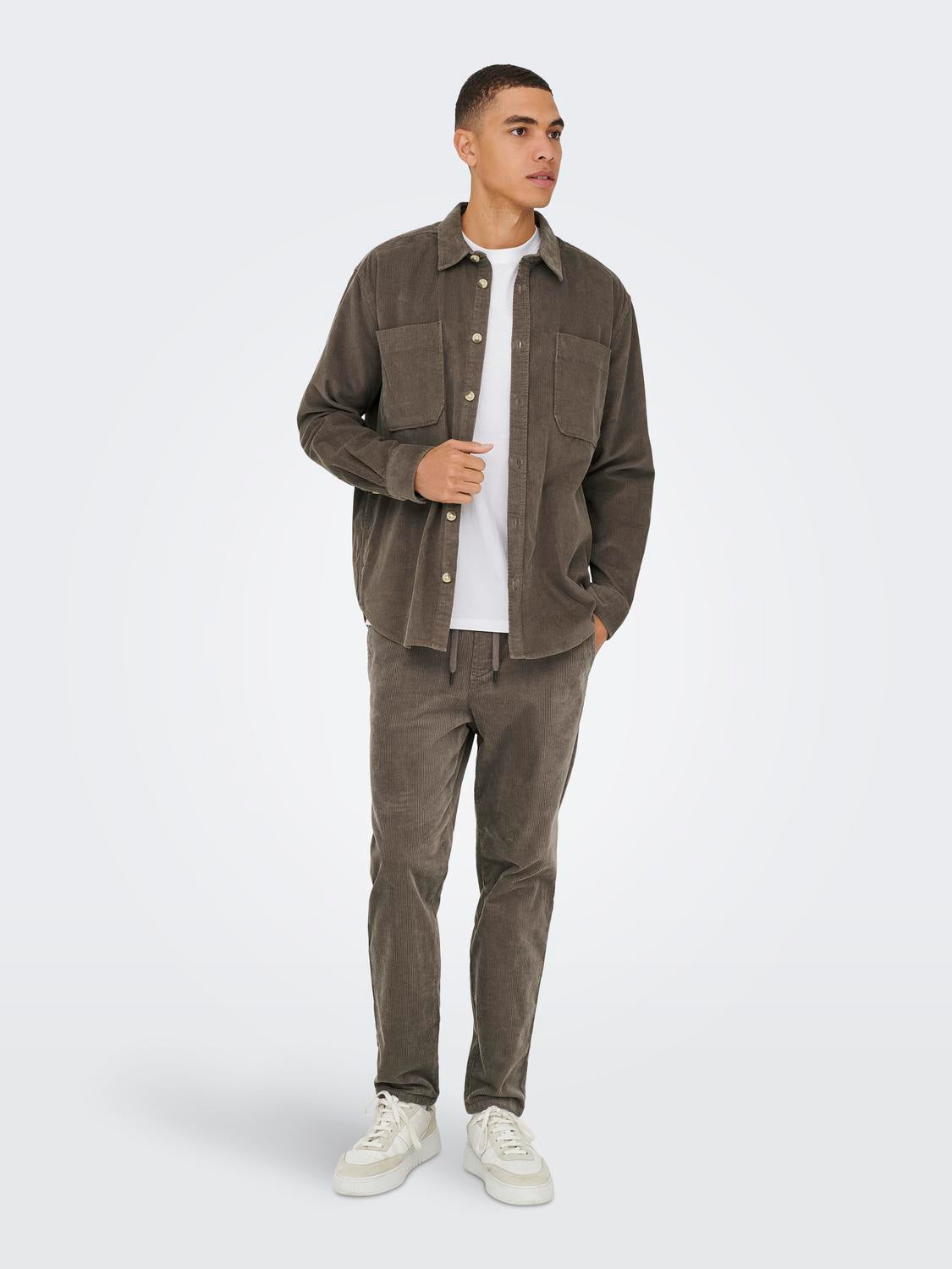 model_shot-front_full